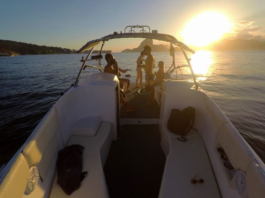 Rio de Janeiro: Private Speedboat Trip - On board setup: Bluetooth music, coolers with ice, and a bathroom