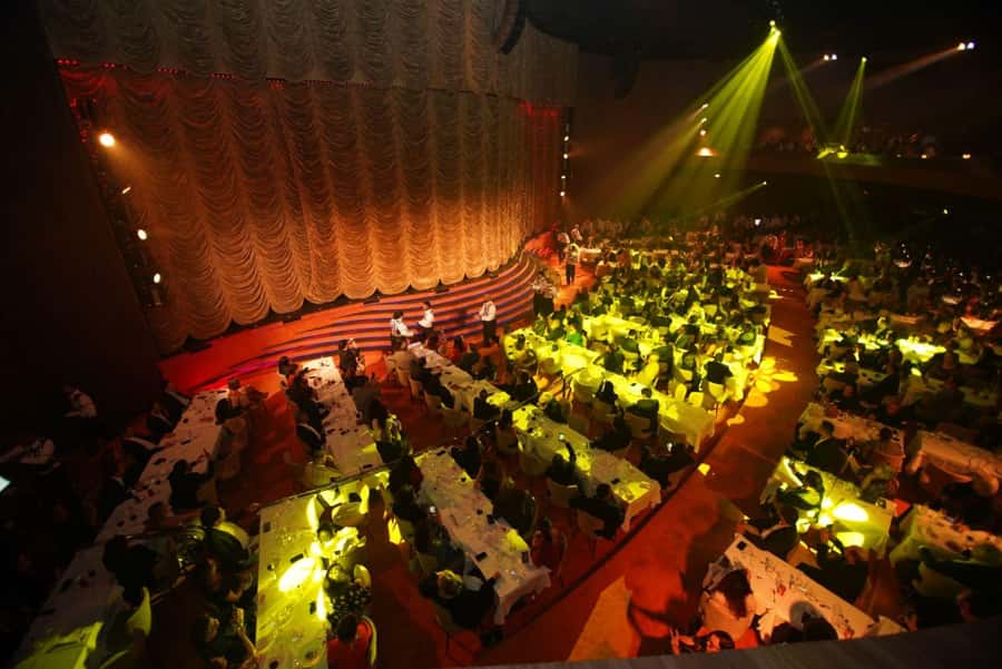 Rio de Janeiro: Roxy Dinner Show with Hotel Pickup - Who should book this dinner show in Rio