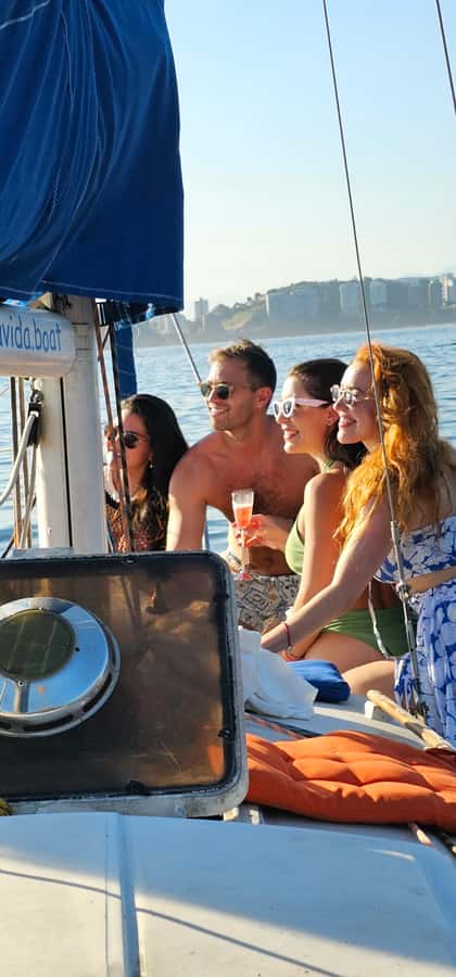 Rio de Janeiro: Sailing Sunset Tour with Snacks and Drinks - Finding the right mood in Rio: a 3-hour sail beats the usual sightseeing grind