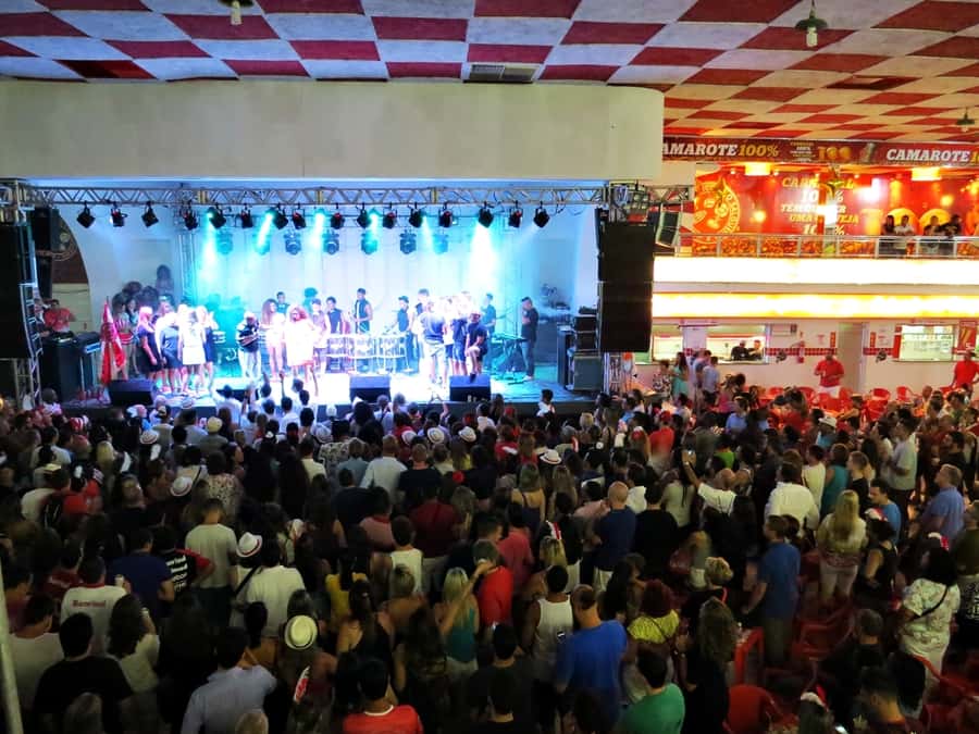 Rio de Janeiro: Salgueiro Samba School Rehearsal Tour - Inside a 4,000-seat atmosphere: bars, souvenirs, and getting comfortable