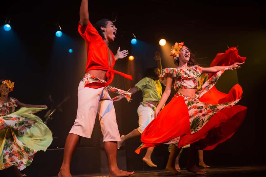 Rio de Janeiro: Samba Show Admission & Transfer - Churrascaria dinner option: filling buffet, with a drinks catch