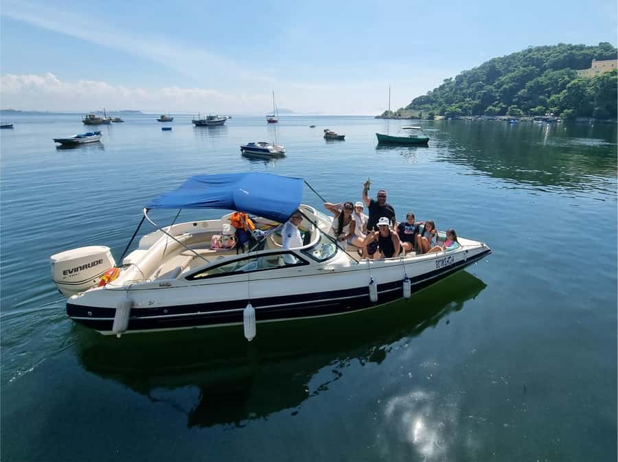 Rio de Janeiro: SpeedBoat Tour - Beach Tour with Beer - Entering Rio at Sea Level From Urca Pier