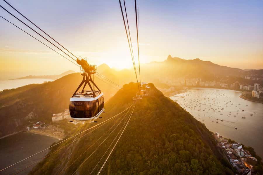Rio de Janeiro: Sugarloaf Cable Car Official Ticket - The first ride to Morro da Urca, getting your bearings from above