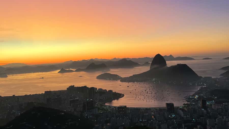 Rio de Janeiro: Sunrise Lookout and Christ the Redeemer Tour - The sunrise breakfast kit, hot coffee, and why it matters