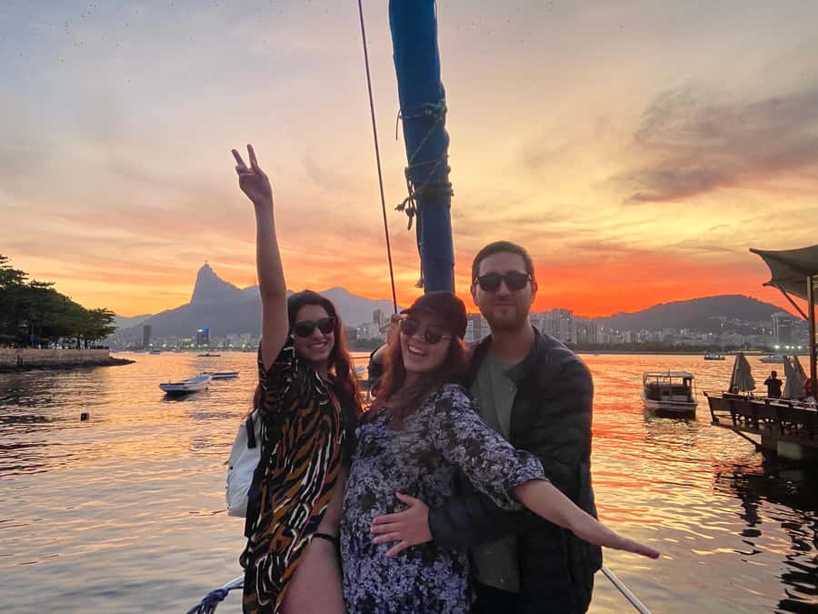 Rio de Janeiro: Sunset Sailboat Tour with Open Bar - Who should book, and who should skip this sunset sail