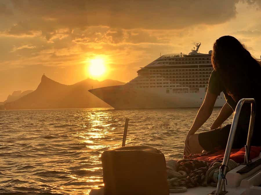 Rio de Janeiro: Sunset Sailing Tour - Included Caipirinhas, beer, wine, and how the crew actually runs the service