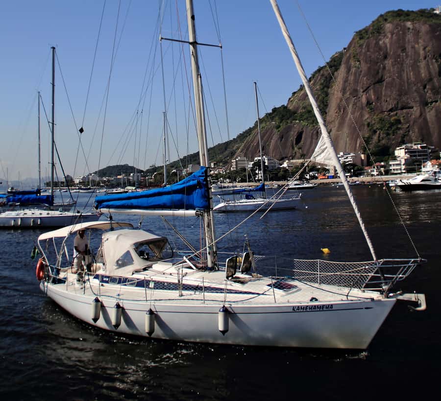 Rio de Janeiro: Wake Up and Sail - Niterói Contemporary Art Museum and the calm pass that frames the bay