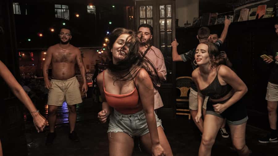 Rio Experience: Caipirinha Workshop (2 Caipis) + Funk Class - Funk Class in Rio: Learn the Moves and the Story Behind Them