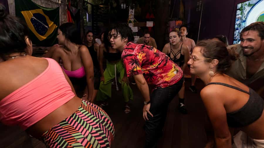 Rio Experience: Caipirinha Workshop (2 Caipis) + Funk Class - The Social Thread: Meeting Locals and Other Tourists Fast