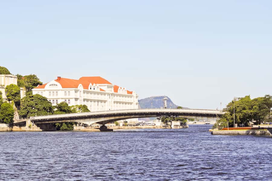 Rio: Guanabara Bay 2-Hour Boat Tour - Finding the right boat at Marina da Glória: the one thing to be careful about