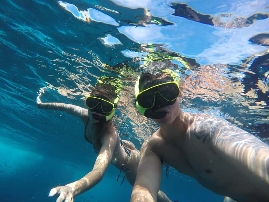 Rio: Snorkel & Swim with Turtles Tour at Tijuca Islands - What to bring for calm-water snorkeling (and a comfortable island break)