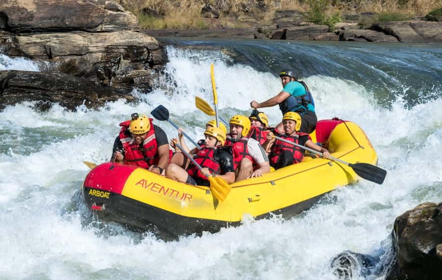 Rio: White Water Rafting Adventure tour in Rio de Janeiro - Getting coached on the water, even if it is your first time