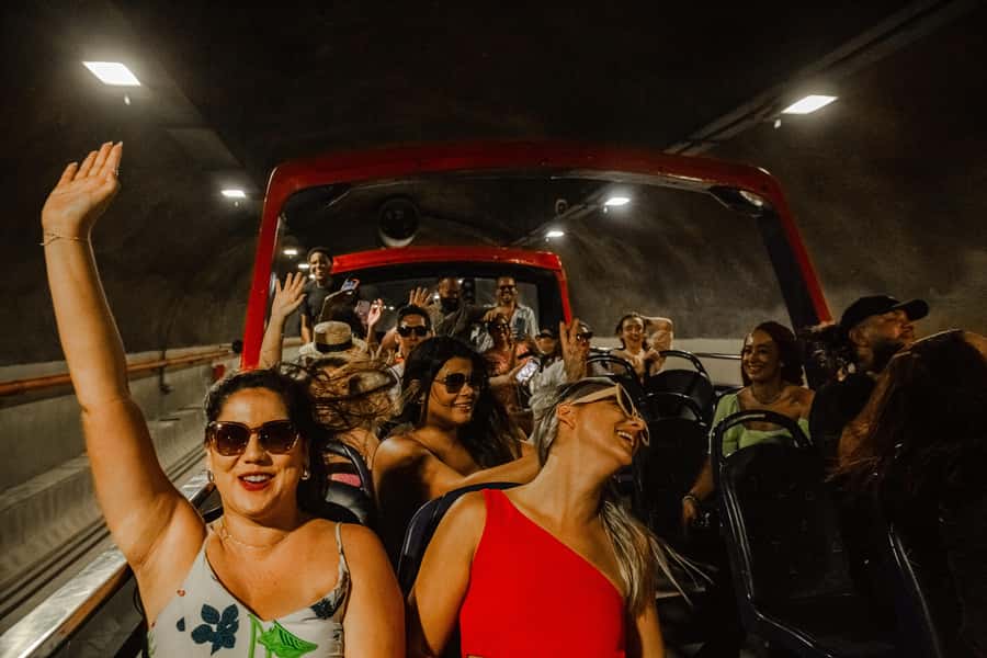 Skyline Night Tour Rio de Janeiro - Panoramic City Tour Rio Samba Bus - Live Brazilian music onboard: what it adds to the sightseeing