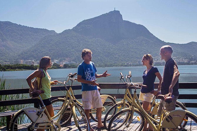 Small-Group Urban Bike Tour in Rio de Janeiro - Meeting in Copacabana and getting rolling smoothly