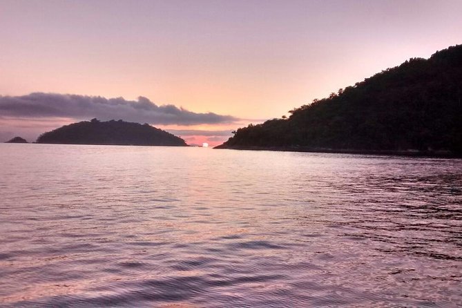 Sunset Kayaking - What You’ll See, Capybaras and Birdlife on Calm Water