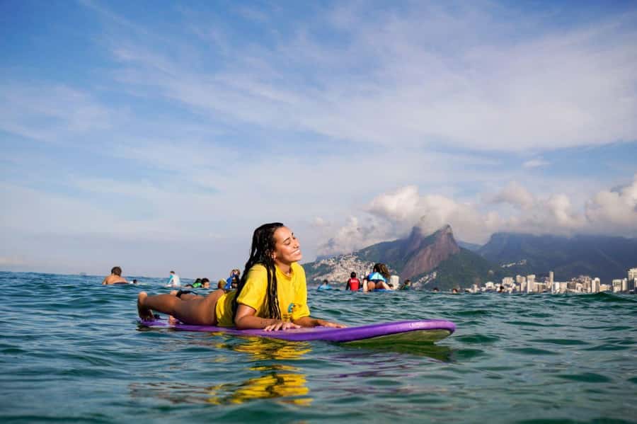 Surf lessons: in Arpoador in Ipanema. - Into the water: practicing with the day’s best conditions