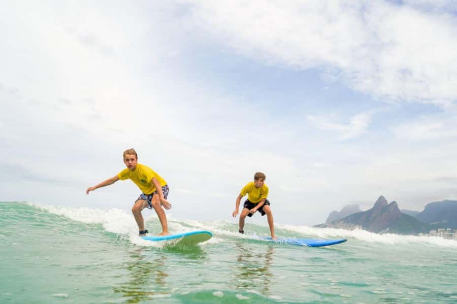 Surf lessons: in Arpoador in Ipanema. - Safety rules: what you should take seriously (and what you will practice)