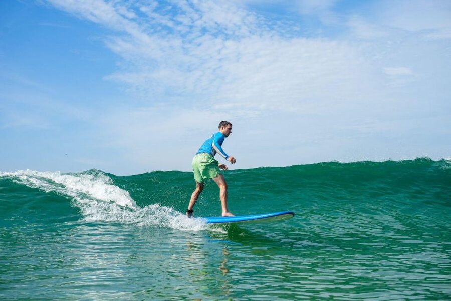 Surf lessons with local instructors in Copacabana/ipanema! - Who should book this lesson, and who should skip it